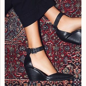 Jeffrey Campbell Wedge Size 7